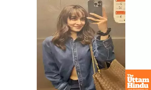 Shraddha Kapoor flaunts new hairstyle with fringes