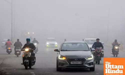 Amritsar: Vehicles move through dense smog on a foggy winter morning