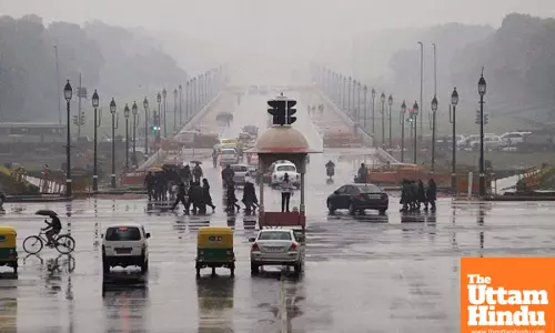 Delhi wakes up to light rain amid poor air quality; IMD predicts more showers
