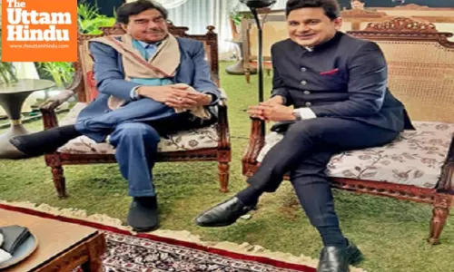 Writer Manoj Muntashir Shukla spends a memorable evening with Shatrughan Sinha