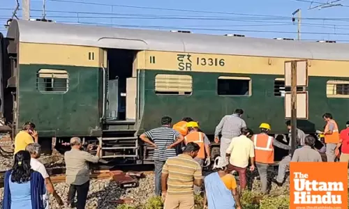 Five Train Coaches Derail, Hundreds of Lives Saved by Loco Pilots Quick Action
