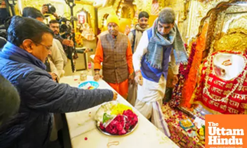 New Delhi: AAP National Convener Arvind Kejriwal Seeks Blessings at Valmiki Temple