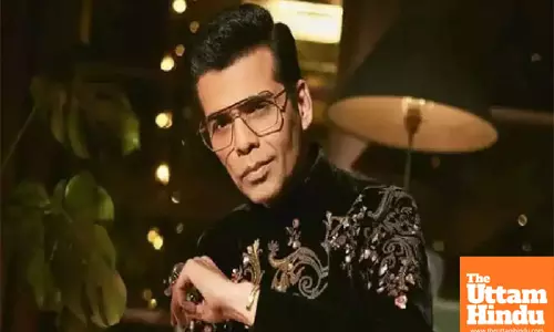 KJo reveals what Farah Khan did while watching Big B’s ‘Main Azaad Hoon’