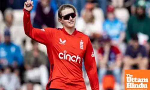 WPL: RCB pick Charlie Dean as replacement for injured Sophie Molineux