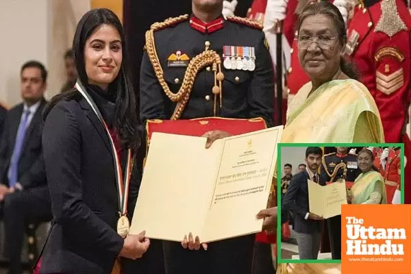 VIDEO: President Draupadi Murmu Honors Gukesh, Harmanpreet and Manu Bhaker with Khel Ratna VIDEO: President Draupadi Murmu Honors Gukesh, Harmanpreet and Manu Bhaker with Khel Ratna
