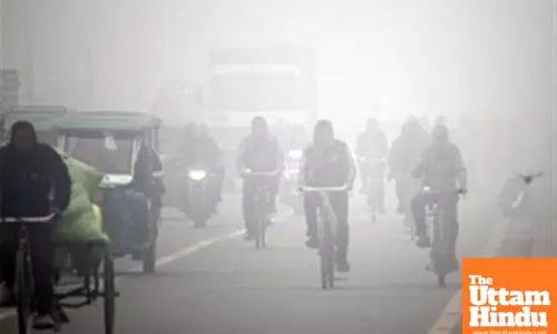 Dense fog in Delhi-NCR parts, train services disrupted
