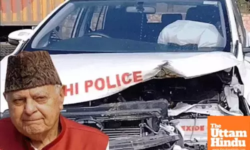 Former CM Farooq Abdullahs Convoy Faces Accident: Nilgai Causes Crash