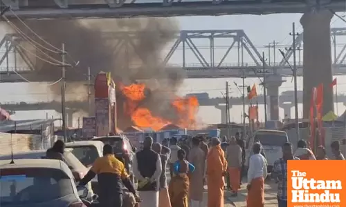 Massive Fire at Maha Kumbh Mela: 3 Cylinder Explosions, 25 Tents Reduced to Ashes – Watch Video