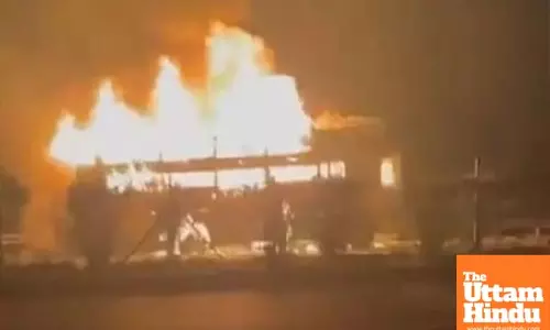 50 Passengers Evacuate Burning Bus on Lucknow-Agra Expressway, Disaster Avoided