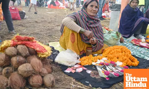 Prayagraj: Vendors sell sacred items at Triveni Sangam,
