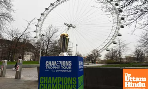 Champions Trophy tour thrills cricket fans in England before arriving in India