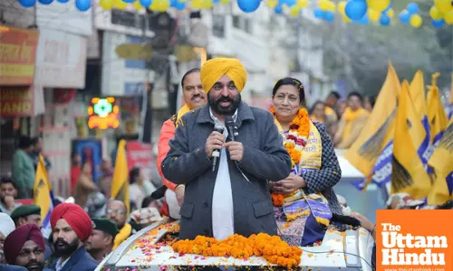 Chief Minister Bhagwant Mann Holds Roadshows in Shakur Basti, Tri Nagar and Mangolpuri, Urges People to Vote for AAP