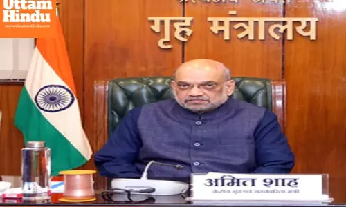 Union Home Minister Amit Shah speaks to CM Fadnavis on Jalgaon train tragedy