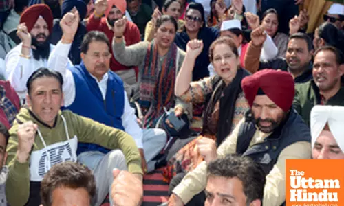 Amritsar: Congress protests against Punjab government