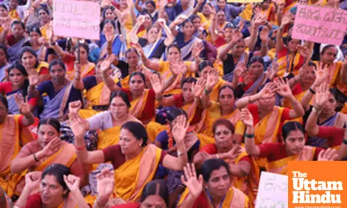 Bengaluru: Members of the Anganwadi Workers and Helpers Association (Sahayakiyara Sangha) protest at Freedom Park
