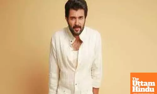 Vijay Deverakonda extends warm welcome to Coldplay’s Chris Martin