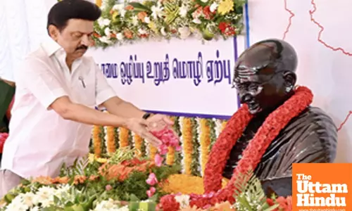 Chennai: Tamil Nadu CM M.K. Stalin pays floral tributes to Mahatma Gandhi