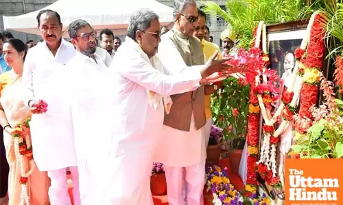 Everyone must make sincere efforts to build Gandhis India: Siddaramaiah