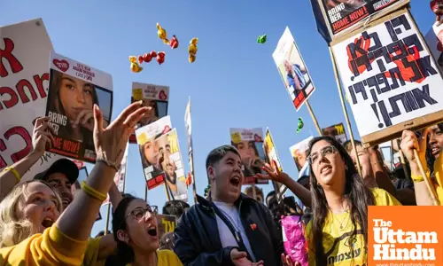 First of Eight Israeli Hostages Released by Hamas After 482 Days | Ceasefire Deal Progresses