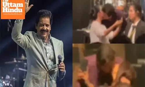 Viral Video: Udit Narayan Sparks Controversy with Kiss to Female Fan on Stage