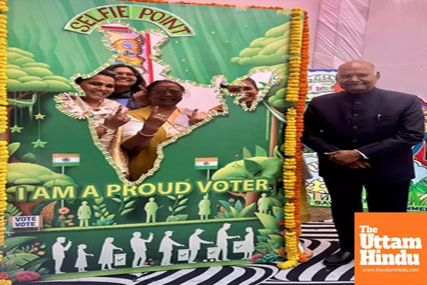 Former President Ram Nath Kovind casts his vote for the Delhi Assembly Elections