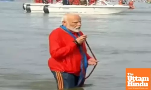 PM Modi Joins Devotees at Sangam, Takes Holy Dip During Maha Kumbh Celebrations