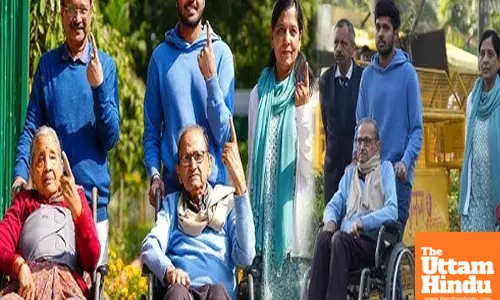 Arvind Kejriwal casts his vote in Delhi with his family