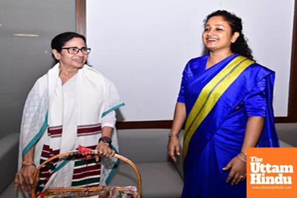JMM MLA Kalpana Murmu Soren meets West Bengal CM Mamata Banerjee