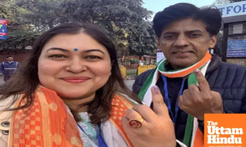 Congress candidate from Wazirpur assembly constituency, Ragini Nayak casts her vote for the Delhi Assembly Elections