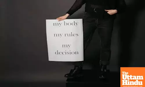 Women’s Protest against Hijab rules escalates in Iran: woman climbs police Vehicle naked