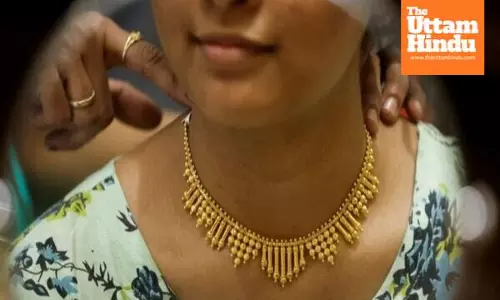 Gold Prices Rally Over ₹8,350; Market Eyes US Economic Trends