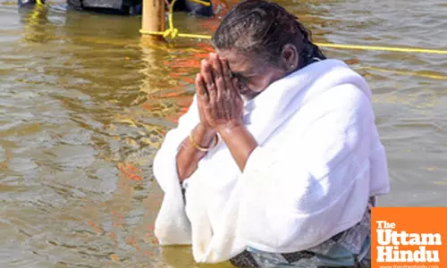 President of India Droupadi Murmu takes a holy dip at Triveni Sangam