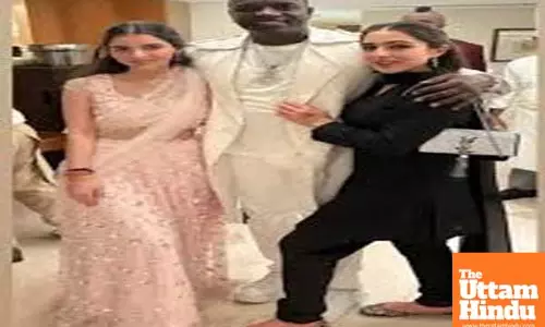 Sara Ali Khan strikes a pose with Akon at wedding