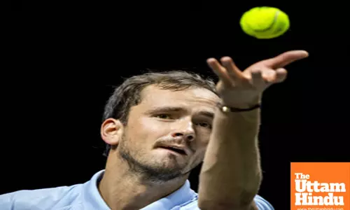 Medvedev reaches first quarterfinal of the season in Marseille