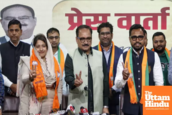 AAP Councillors Anita Basoya, Nikhil Chaprana, and Dharamveer, along with former New Delhi district president Sandeep Basoya, join the BJP AAP Councillors Anita Basoya, Nikhil Chaprana, and Dharamveer, along with former New Delhi district president Sandeep Basoya, join the BJP