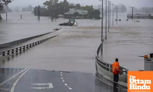 Flood warnings issued after tropical cyclone hits northwest Australia
