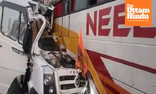 Tragic Expressway Crash: Tempo Traveler Carrying Devotees to Ayodhya Hits Parked Bus, 4 Dead