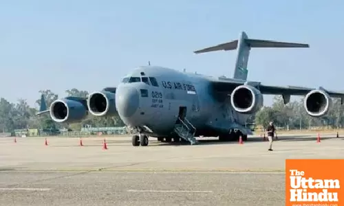 Women, children in 2nd batch of deportees from US not restrained during flight