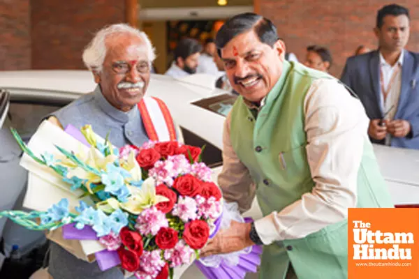 Madhya Pradesh Chief Minister Mohan Yadav welcomes Governor of Haryana Bandaru Dattatreya at the Chief Ministers residence