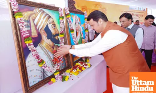 Maharashtra Chief Minister Devendra Fadnavis and Union Minister Mansukh Mandaviya pay tribute to Chhatrapati Shivaji Maharaj