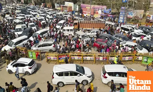 Final Dip Rush Causes 25 km Traffic Gridlock at Maha Kumbh 2025