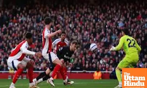 West Ham win to dent Arsenals Premier League hopes