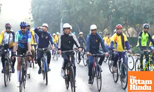 Sports Min leads Fit India Sundays on Cycle with industry bodies FICC, CII in Delhi