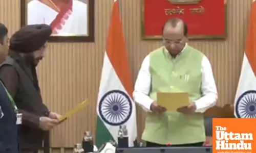 Arvinder Singh Lovely takes oath as pro-tem Speaker of Delhi Assembly