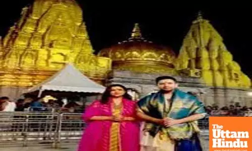 Parineeti Chopra, Raghav Chadha offer prayers at Kashi Vishwanath Temple