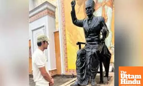 Randeep Hooda pays tribute to Veer Savarkar on 59th death anniversary