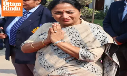 CM Gupta reverses AAP govts stand, agrees to sign MoU with Centre for health centres