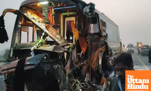 Four Killed, Over 12 Injured in Fatal Bus Crash on Agra-Lucknow Expressway
