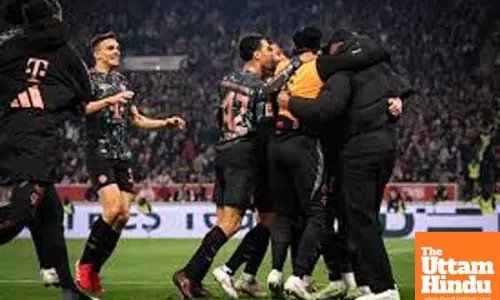 Bayern battle past Stuttgart to stay in control of Bundesliga title race