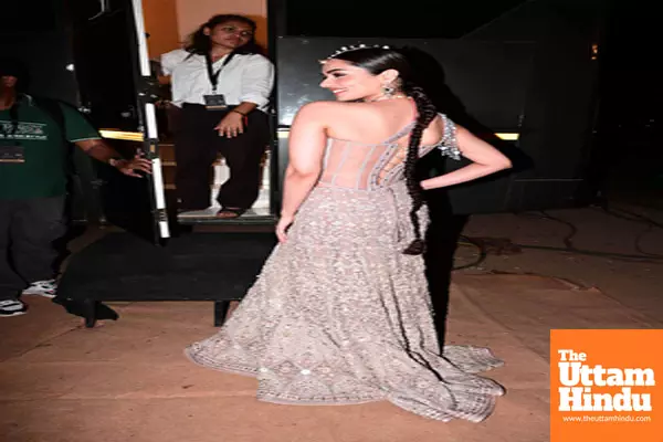Celebrities arrive at designer Tarun Tahiliani’s show Celebrities arrive at designer Tarun Tahiliani’s show